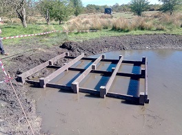 Sub-structure of plastic pond dipping platform